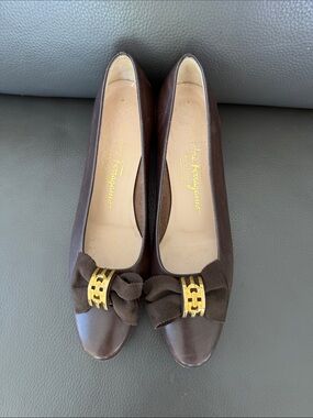 Salvatore Ferragamo Chocolate Brown Vara Bow Leather kitten heels